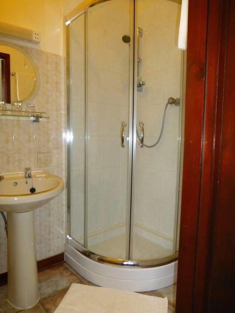 Woodlands Hotel Бирмингем Экстерьер фото
