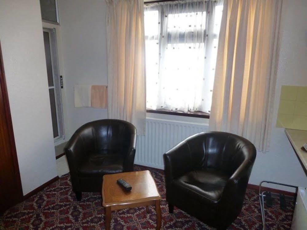 Woodlands Hotel Бирмингем Экстерьер фото